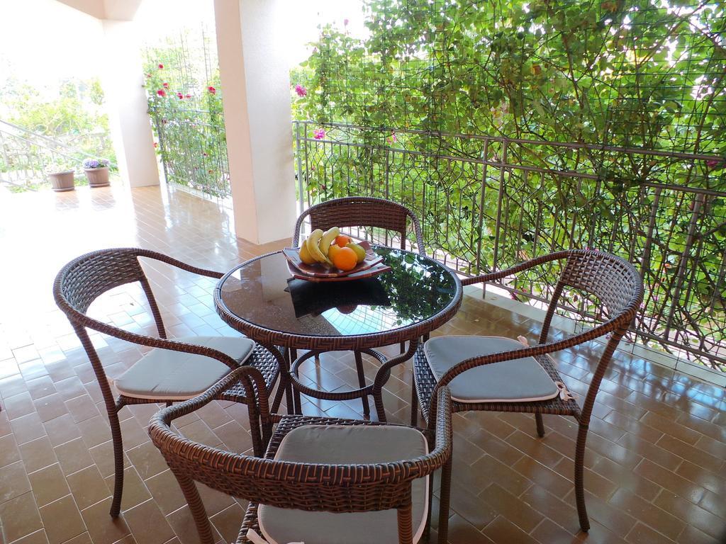 Rina Apartments لابين المظهر الخارجي الصورة