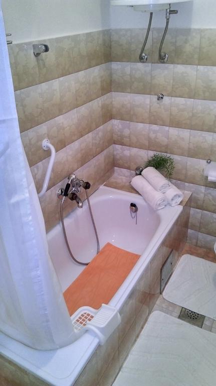Rina Apartments لابين المظهر الخارجي الصورة
